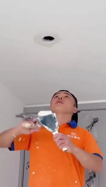 徒手修补天花板