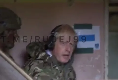Борис Джонсон в камуфляже