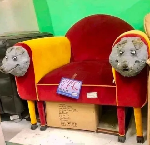 Кресло с лицами за 2775€