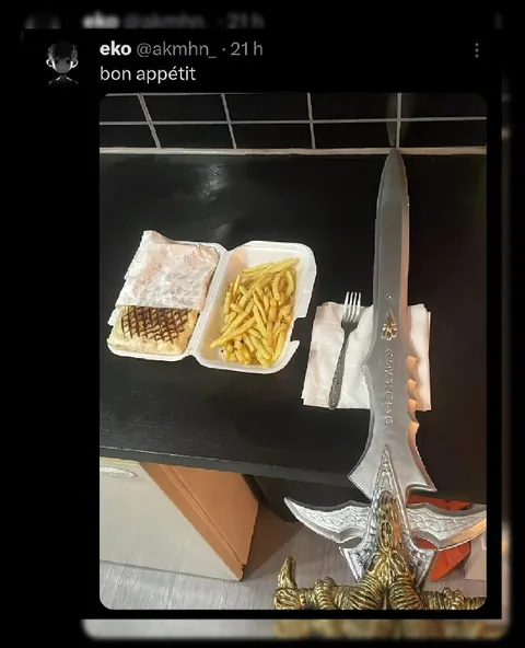 Bon appétit avec une épée