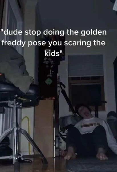 Golden Freddy Pose Scares Kids