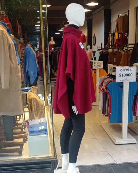 Maniquí con oferta imposible