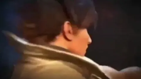 Мужчина танцует под музыку