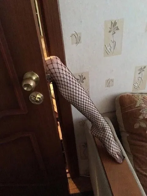Нога застряла в двери
