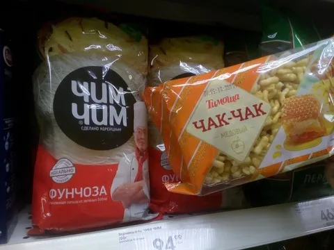 Фунчоза и чак-чак на полке