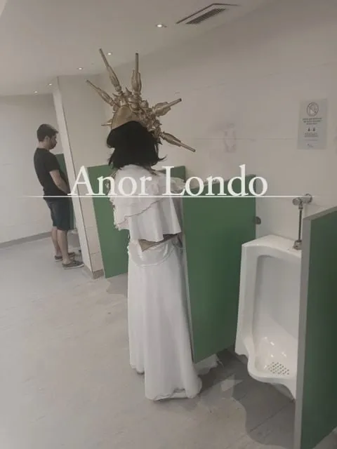 Anor Londo Bathroom Guardian