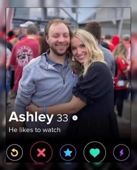 Ashley Likes to Watch