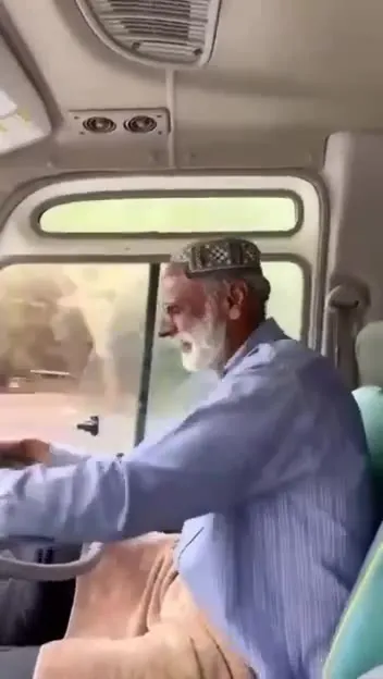 Водитель автобуса не туда свернул
