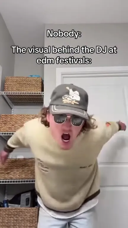 Visual Behind the EDM DJ