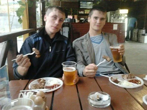 Два друга за пивом