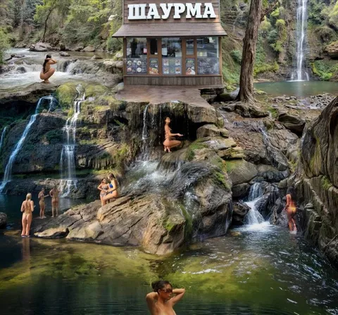Шаурма у водопада