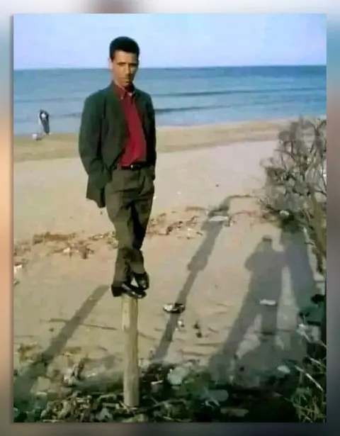 Мистер Бин на ходулях