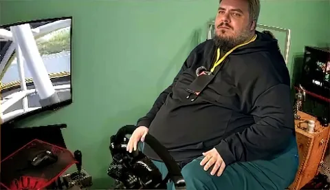Илья Мэдисон в кресле