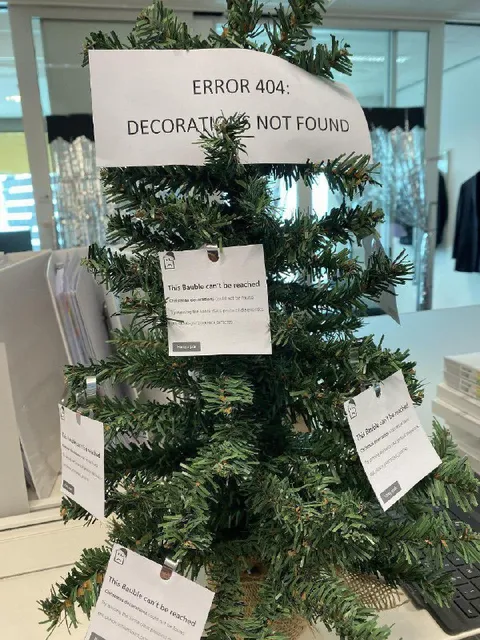 404 Decoration Not Found Christmas Tree