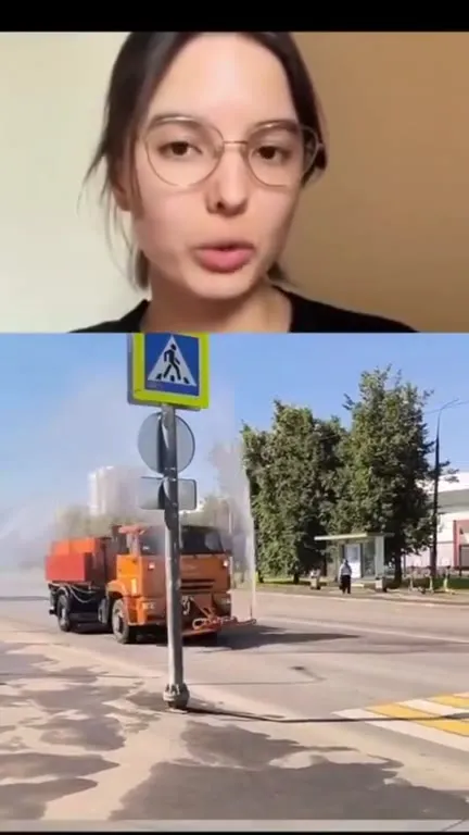 Уборочная машина создаёт радугу