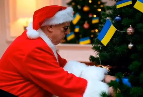 Новогодний политический карнавал