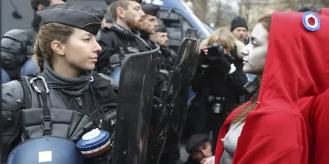 Красная Шапочка против полиции