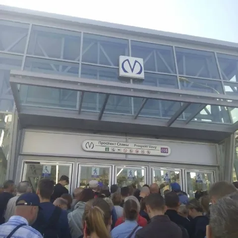Открытие метро без пассажиров