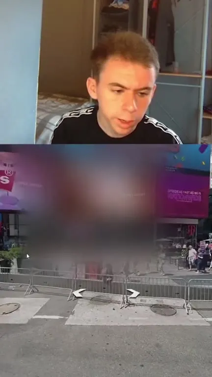 John Donated £1 Look Behind You