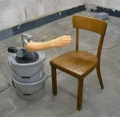 Механическая рука для рукопожатия