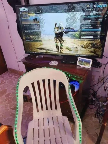 Игровое кресло из пластиковой стулья