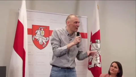 Эмоциональная речь у белорусских флагов