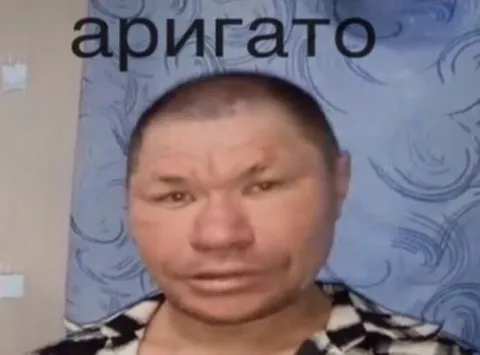 Аргато с серьёзным лицом