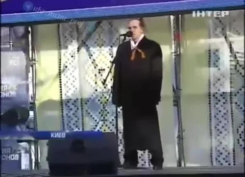 Все ушли со скучного выступления