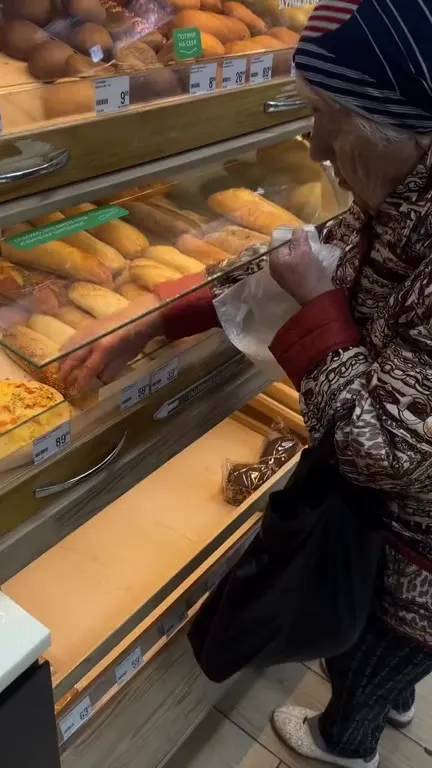 Пять минут выбирает хлеб