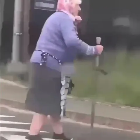 Бабушка выходит под рэп