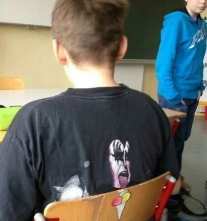 Необычный стул на уроке