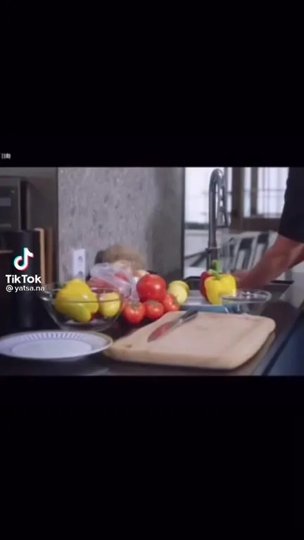 Как готовят борщ в корейской дораме