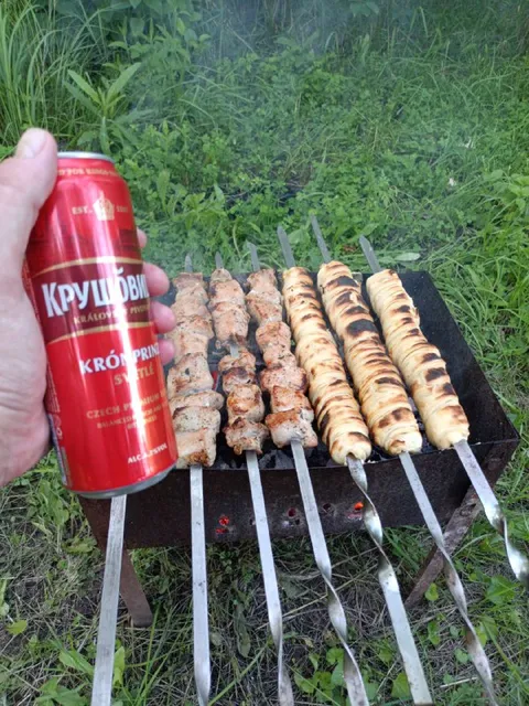 Пиво и шашлык на природе