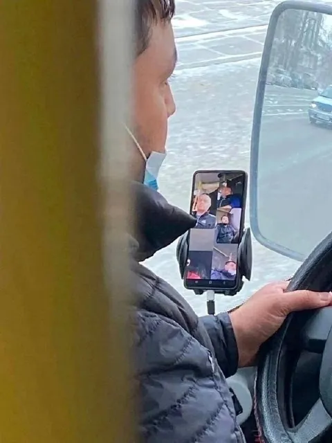 Водитель на видеоконференции