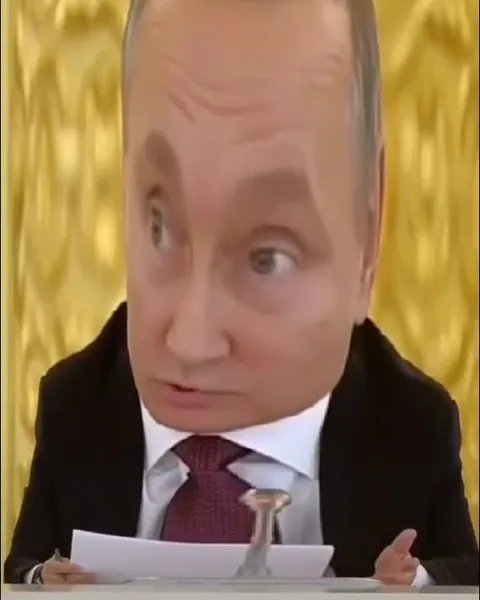 Путин подозрительно смотрит