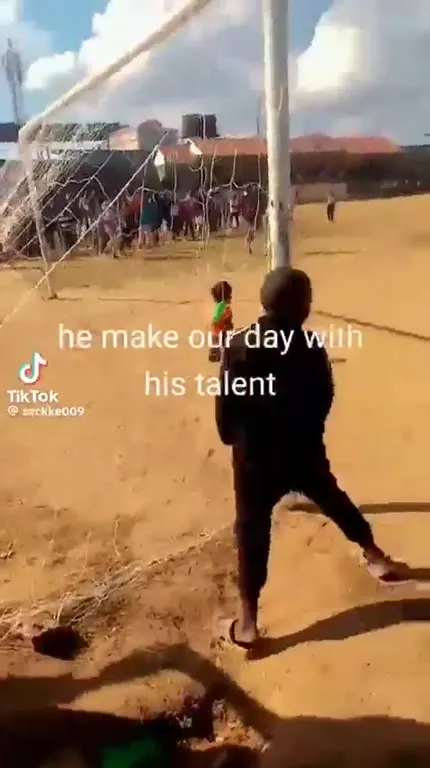 Tiny Dancer Wins Over the Crowd