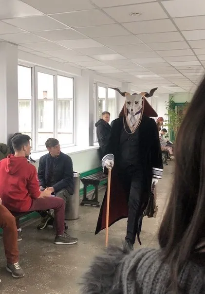 Козёл в больничном коридоре