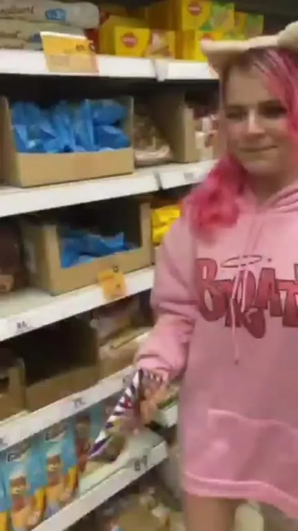 Bratz Grocery Store Serenade
