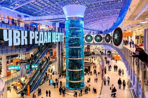 Торговый центр с пауками