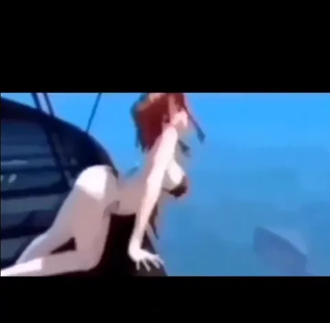 Девушка падает за борт