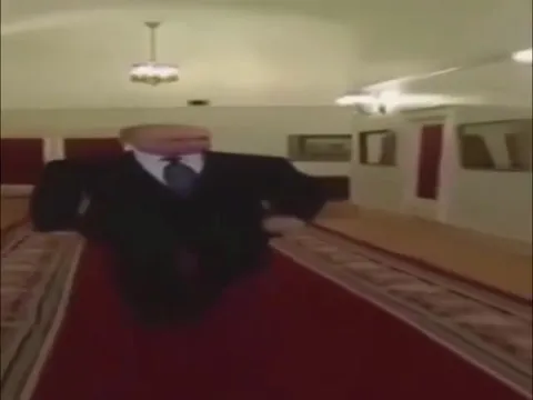 Эпичный бег по галерее