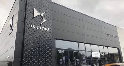 DS Store Building Sign