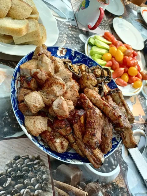 Пиршество с шашлыком