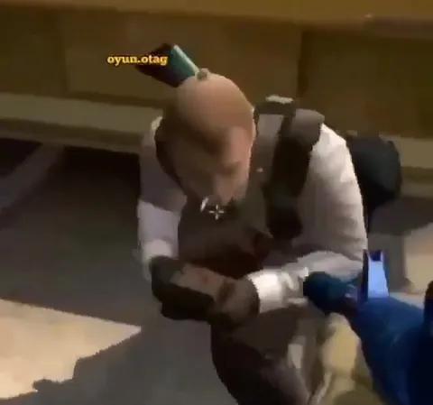 Охрана устроила танцы вокруг босса