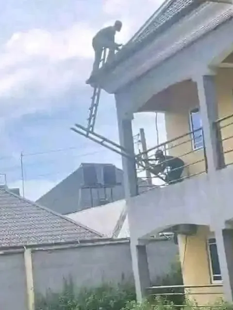 Опасная лестница на крыше