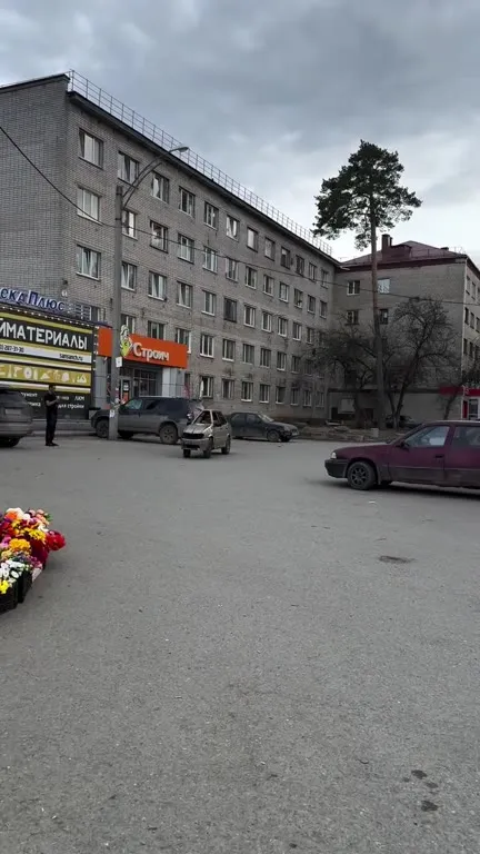 Машина уезжает под диско