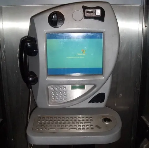 Windows Phone Booth Computer