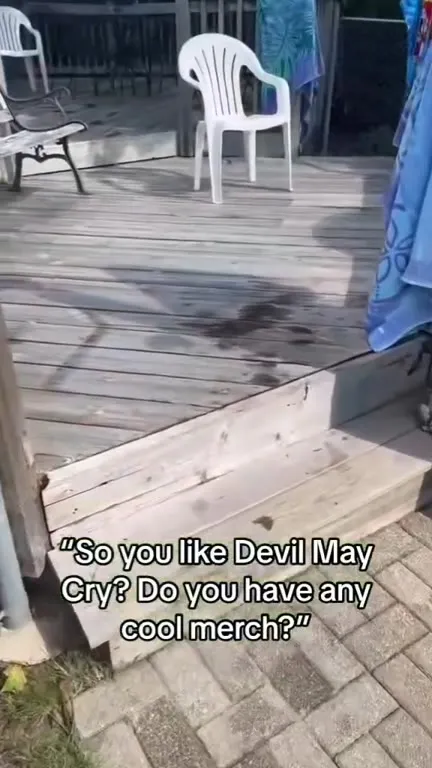 Devil May Cry Merch Chair