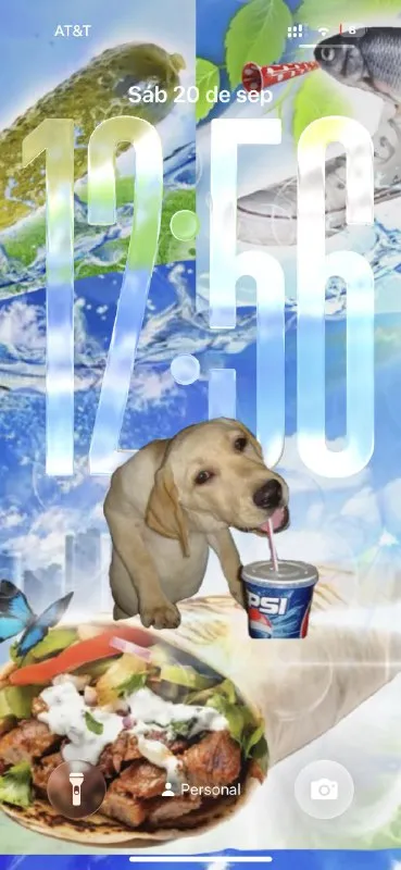 Perro tomando Pepsi
