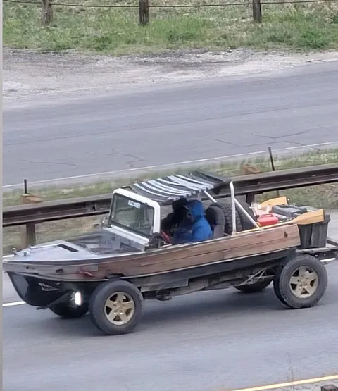 Лодка на колёсах